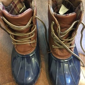 Duck boots-girls